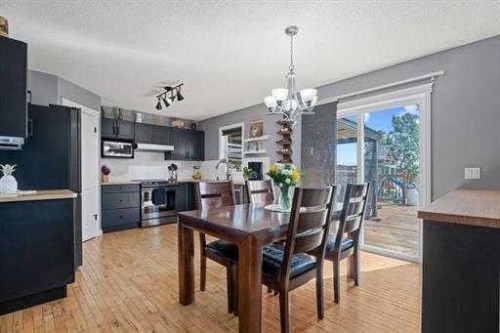 529 Railway Avenue, Langdon, AB - Indoor Photo Showing Dining Room