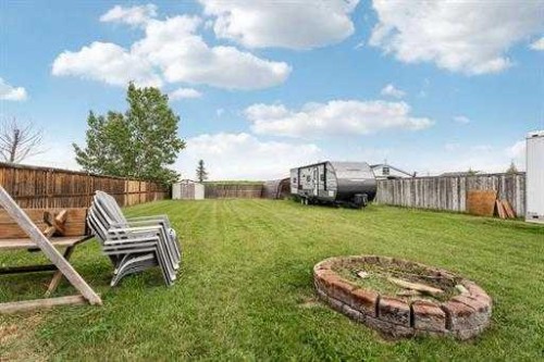 529 Railway Avenue, Langdon, AB - Outdoor
