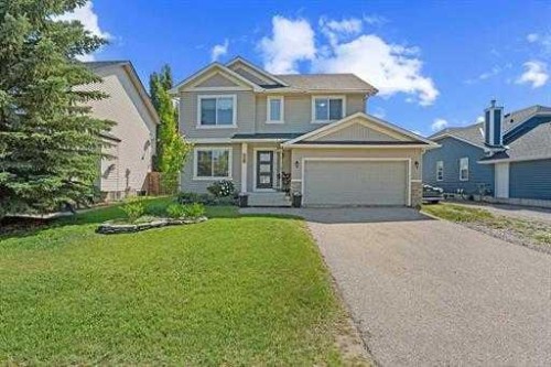 529 Railway Avenue, Langdon, AB - Outdoor With Facade