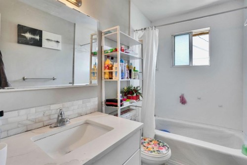 43 Maranda Close Ne, Calgary, AB - Indoor Photo Showing Bathroom