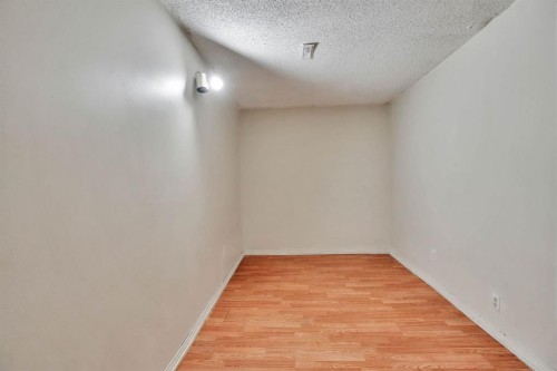 43 Maranda Close Ne, Calgary, AB - Indoor Photo Showing Other Room