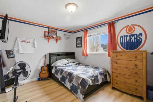 129 Cranfield Green Se, Calgary, AB - Indoor Photo Showing Bedroom