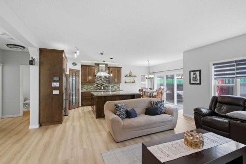 129 Cranfield Green Se, Calgary, AB - Indoor Photo Showing Living Room