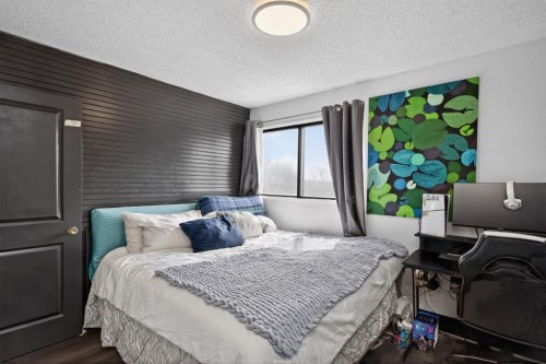 1 Templemont Road Ne, Calgary, AB - Indoor Photo Showing Bedroom