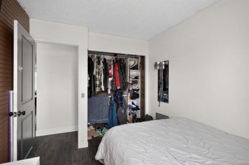 1 Templemont Road Ne, Calgary, AB - Indoor Photo Showing Bedroom