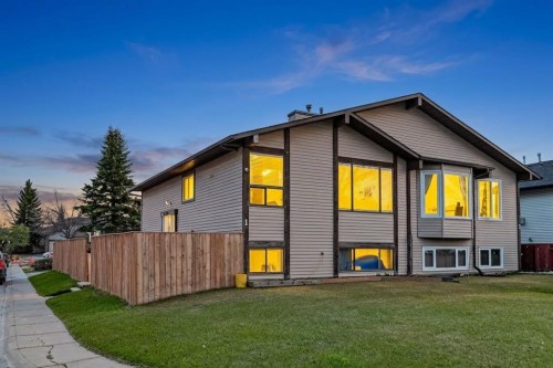 1 Templemont Road Ne, Calgary, AB - Outdoor