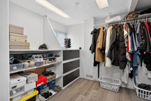 1 Templemont Road Ne, Calgary, AB - Indoor With Storage