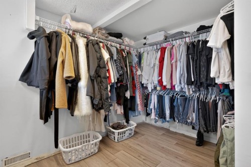 1 Templemont Road Ne, Calgary, AB - Indoor With Storage