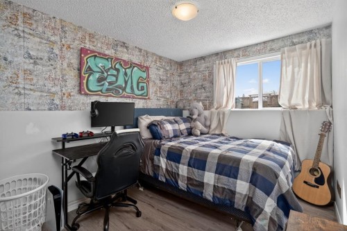 1 Templemont Road Ne, Calgary, AB - Indoor Photo Showing Bedroom