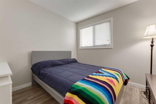 108-3500 Varsity Drive Nw, Calgary, AB - Indoor Photo Showing Bedroom