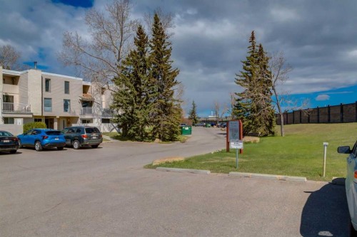 108-3500 Varsity Drive Nw, Calgary, AB - Outdoor