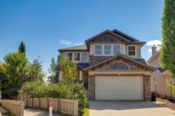 40 Springbank Bay SW Calgary, AB T3H 5E4