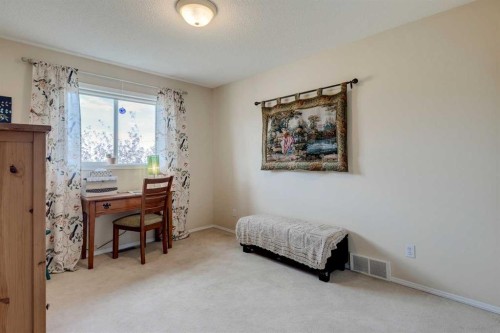 40 Springbank Bay Sw, Calgary, AB - Indoor