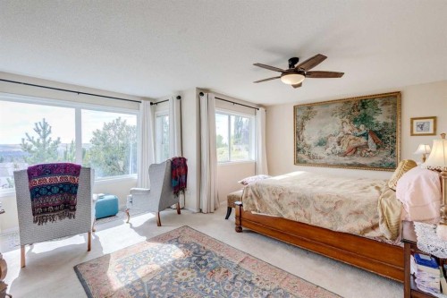 40 Springbank Bay Sw, Calgary, AB - Indoor Photo Showing Bedroom