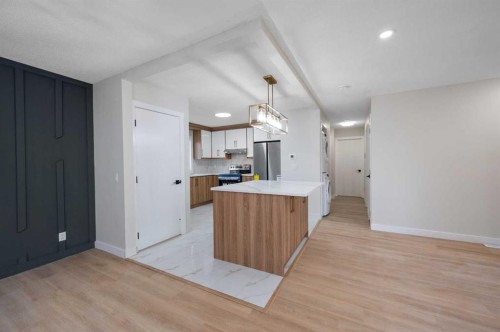 5023 Marlborough Drive Ne, Calgary, AB - Indoor Photo Showing Kitchen