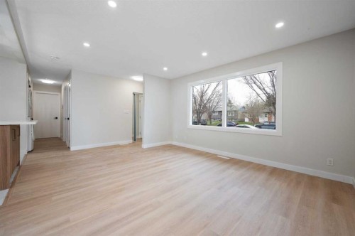 5023 Marlborough Drive Ne, Calgary, AB - Indoor