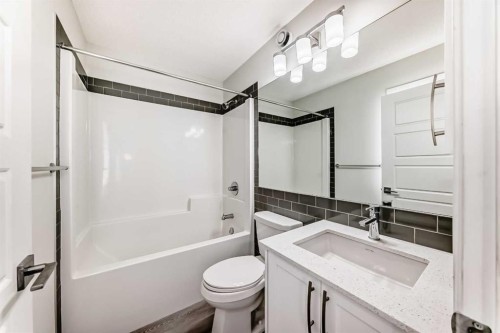 332 Dawson Drive, Chestermere, AB - Indoor Photo Showing Bathroom