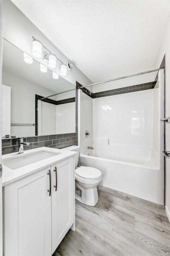 332 Dawson Drive, Chestermere, AB - Indoor Photo Showing Bathroom