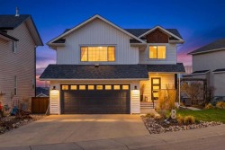 8 Sheep River Hill Okotoks, AB T1S 1X2