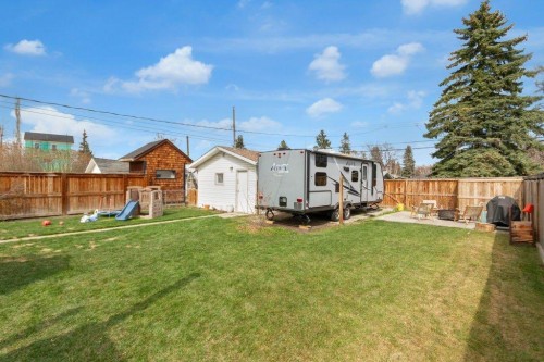2728 45 Street Sw, Calgary, AB - Outdoor