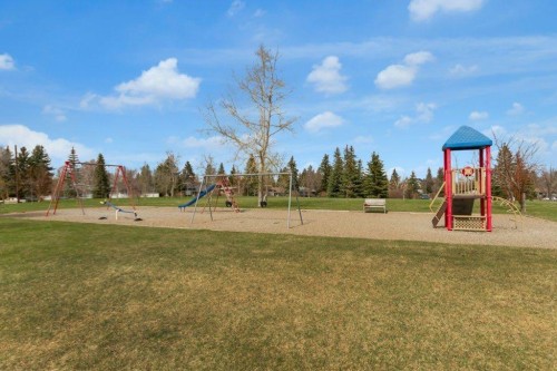 2728 45 Street Sw, Calgary, AB - Outdoor