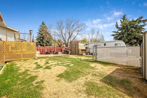 13 Park Road, Strathmore, AB - Outdoor