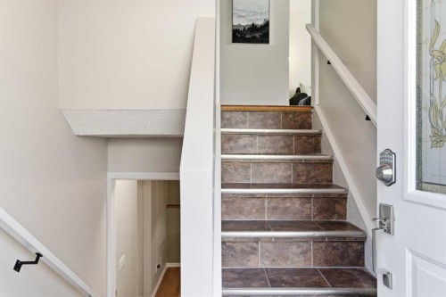7 Jensen Crescent Ne, Airdrie, AB - Indoor Photo Showing Other Room