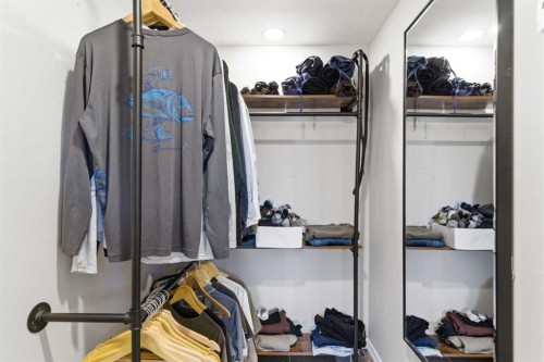 7 Jensen Crescent Ne, Airdrie, AB - Indoor With Storage