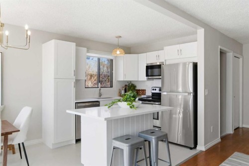 7 Jensen Crescent Ne, Airdrie, AB - Indoor Photo Showing Other Room
