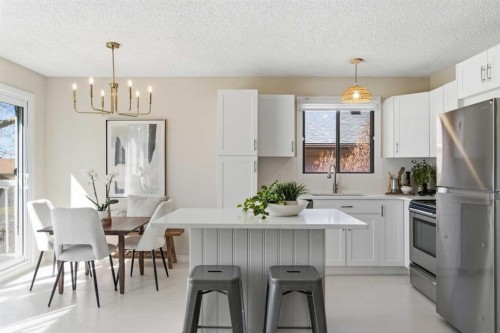 7 Jensen Crescent Ne, Airdrie, AB - Indoor
