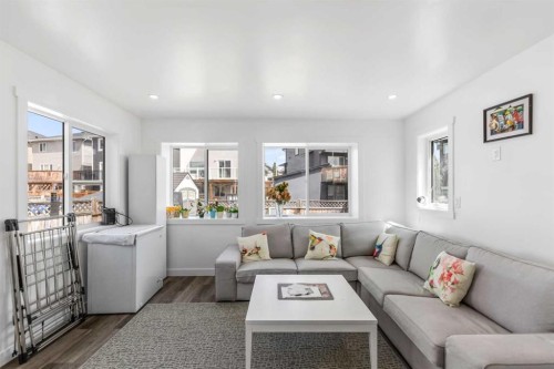 100 Saddlecrest Boulevard Ne, Calgary, AB - Indoor Photo Showing Living Room