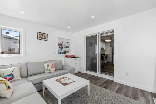 100 Saddlecrest Boulevard Ne, Calgary, AB - Indoor Photo Showing Living Room