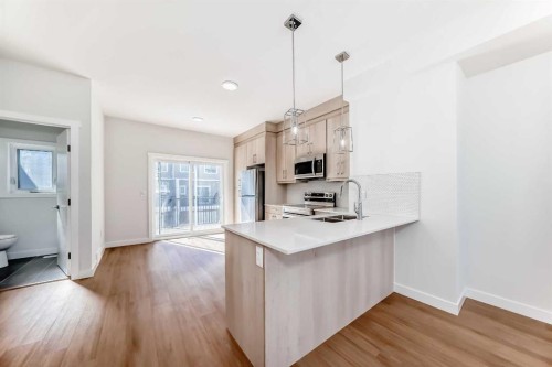 21 Cornergate Place Ne, Calgary, AB - Indoor Photo Showing Kitchen