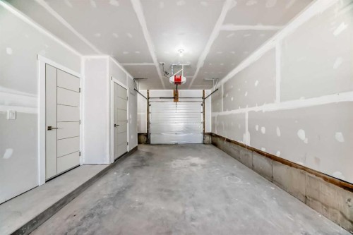 21 Cornergate Place Ne, Calgary, AB - Indoor Photo Showing Garage