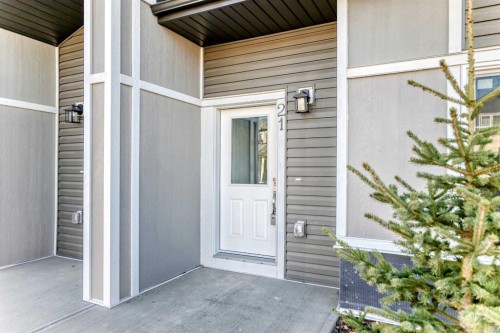 21 Cornergate Place Ne, Calgary, AB - Outdoor With Exterior
