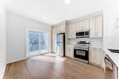 21 Cornergate Place Ne, Calgary, AB - Indoor Photo Showing Kitchen