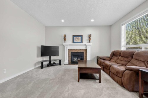 64 Cranridge Crescent Se, Calgary, AB - Indoor Photo Showing Living Room