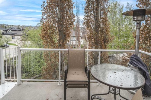 4 Springbank Bay Sw, Calgary, AB - Outdoor