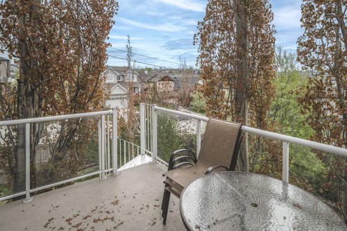 4 Springbank Bay Sw, Calgary, AB - Outdoor