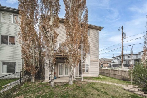 4 Springbank Bay Sw, Calgary, AB - Outdoor
