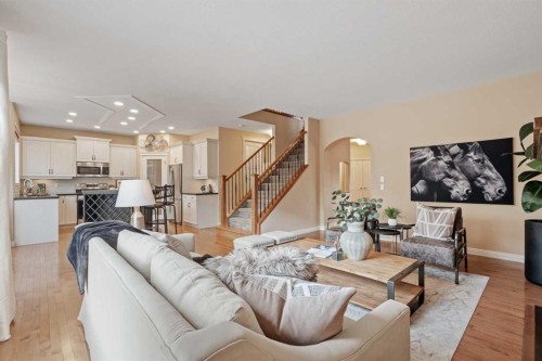 134 Panamount Rise Nw, Calgary, AB - Indoor Photo Showing Living Room