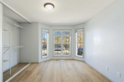 252 Prestwick Heights Se, Calgary, AB - Indoor Photo Showing Other Room