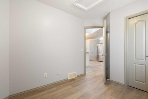 252 Prestwick Heights Se, Calgary, AB - Indoor Photo Showing Other Room
