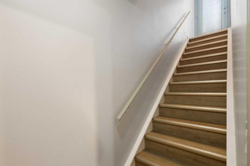 252 Prestwick Heights Se, Calgary, AB - Indoor Photo Showing Other Room