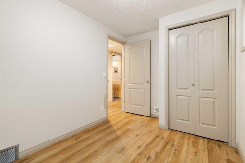 252 Prestwick Heights Se, Calgary, AB - Indoor Photo Showing Other Room