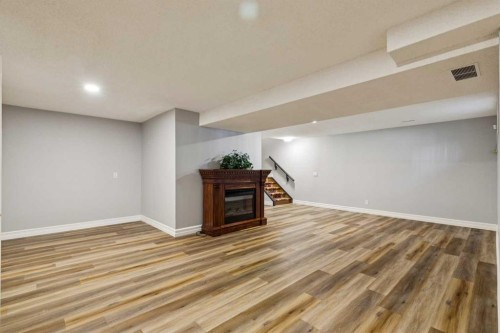 256 Sirocco Place Sw, Calgary, AB - Indoor