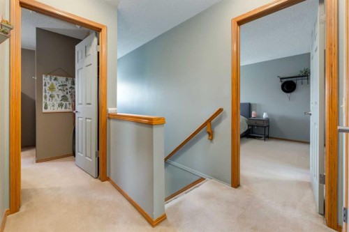 159 Macewan Drive Nw, Calgary, AB - Indoor Photo Showing Other Room