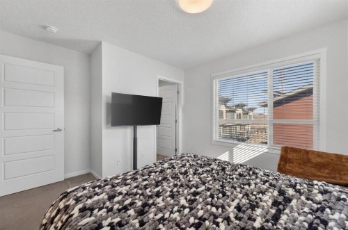 220 Harvest Grove Walk Ne, Calgary, AB - Indoor Photo Showing Bedroom