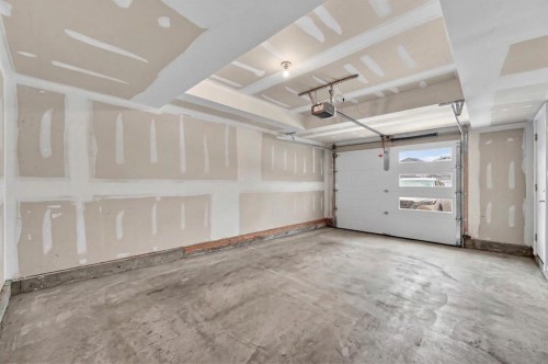 220 Harvest Grove Walk Ne, Calgary, AB - Indoor Photo Showing Garage
