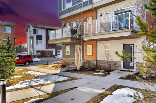 220 Harvest Grove Walk Ne, Calgary, AB - Outdoor With Facade